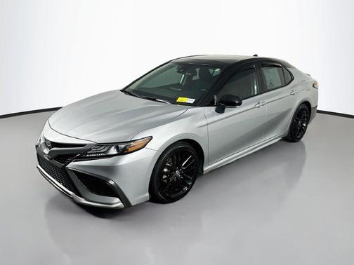 Celestial Silver/Midnight Black Metallic 2021 Toyota Camry XSE