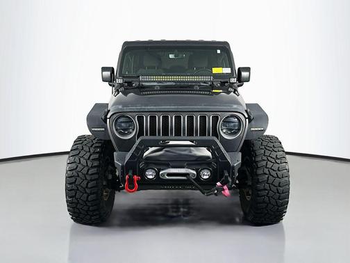 Granite Crystal Metallic Clearcoat 2019 Jeep Wrangler Unlimited Sahara