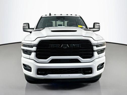 Bright White Clearcoat 2026 RAM 2500 Laramie Crew Cab 4x4 6'4' Box