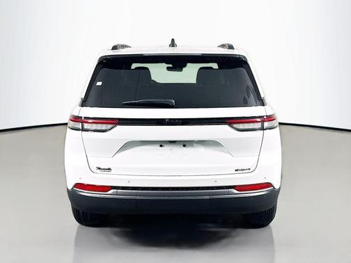 2026 Jeep Grand Cherokee Altitude