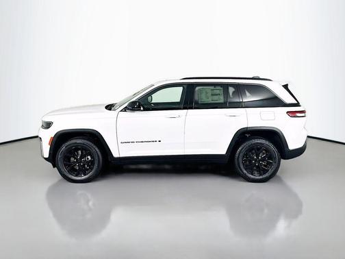 2026 Jeep Grand Cherokee Altitude