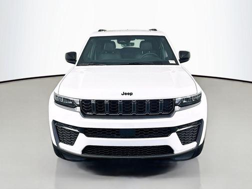 2026 Jeep Grand Cherokee Altitude