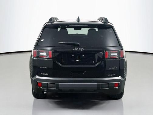 2026 Jeep Cherokee Laredo 4x4