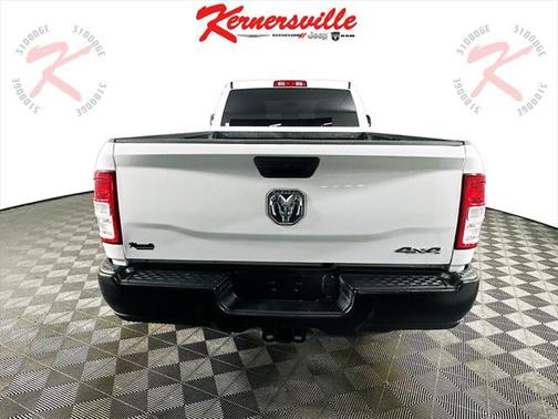 2022 RAM 2500 Tradesman Crew Cab 4x4 8' Box