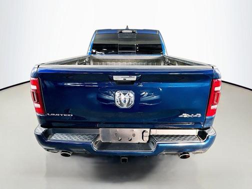 Patriot Blue Pearlcoat 2022 RAM 1500 Limited