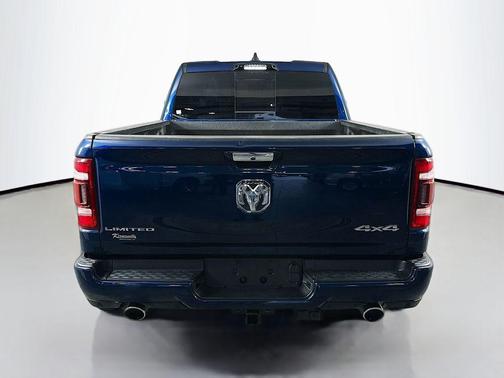Patriot Blue Pearlcoat 2022 RAM 1500 Limited