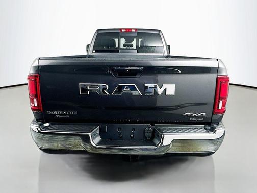 Granite Crystal Metallic Clearcoat 2025 RAM 3500 Laramie Crew Cab 4x4 8' Box