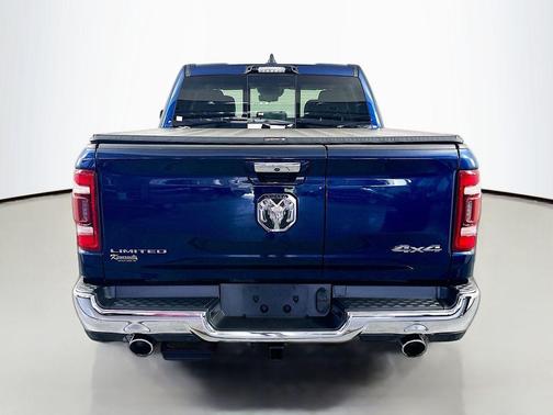 Patriot Blue Pearlcoat 2022 RAM 1500 Limited