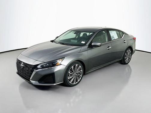 Gun Metallic 2023 Nissan Altima 2.5 SL