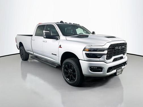 2026 RAM 3500 Laramie Crew Cab 4x4 8' Box