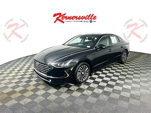 2022 Hyundai SONATA Hybrid SE