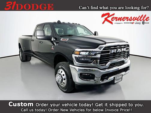 Diamond Black Crystal Pearlcoat 2026 RAM 3500 Tradesman Crew Cab 4x4 8' Box