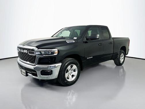 Diamond Black Crystal Pearlcoat 2026 RAM 1500 Big Horn/Lone Star