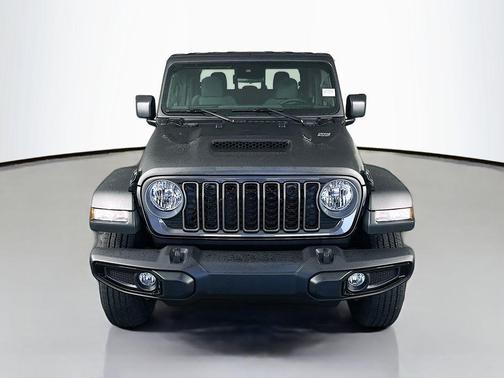 Granite Crystal Metallic Clearcoat 2025 Jeep Gladiator Sport S