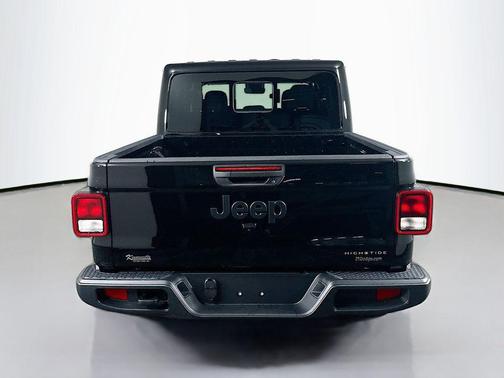 Black Clearcoat 2025 Jeep Gladiator Sport