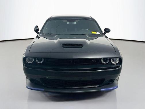Pitch Black Clearcoat 2023 Dodge Challenger R/T