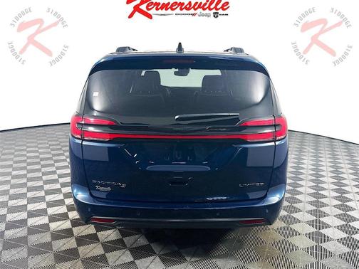 2025 Chrysler Pacifica Limited