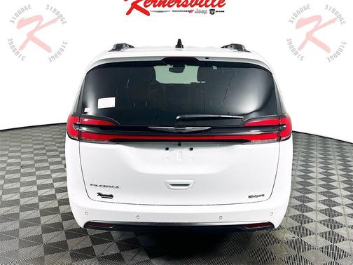2026 Chrysler Pacifica L