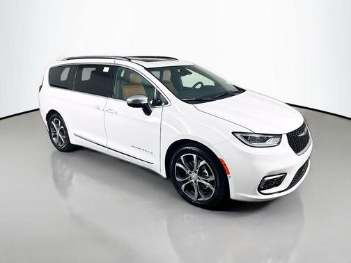 Bright White Clearcoat 2026 Chrysler Pacifica L