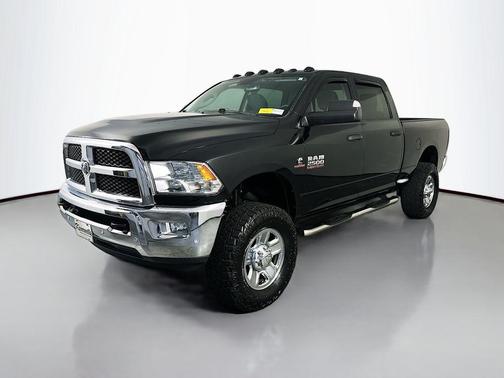 Brilliant Black Crystal Pearlcoat 2018 RAM 2500 Tradesman Crew Cab 4x4 6'4' Box