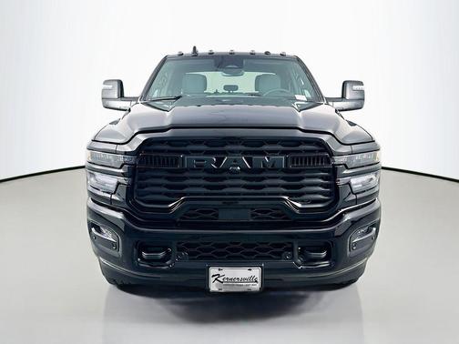 Diamond Black Crystal Pearlcoat 2026 RAM 3500 Big Horn Crew Cab 4x4 6'4' Box