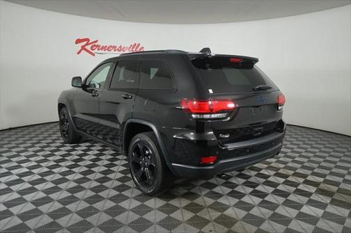 Photo 5 of 35 of 2019 Jeep Grand Cherokee Upland