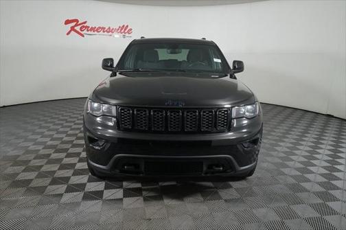 Photo 2 of 35 of 2019 Jeep Grand Cherokee Upland