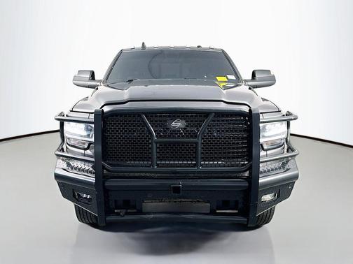 Granite Crystal Metallic Clearcoat 2021 RAM 3500 Laramie Crew Cab 4x4 8' Box