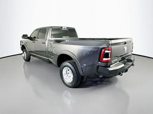 Granite Crystal Metallic Clearcoat 2021 RAM 3500 Laramie Crew Cab 4x4 8' Box
