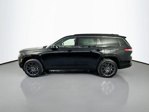 diamond black crystal pearlcoat 2026 Jeep Grand Cherokee L Summit
