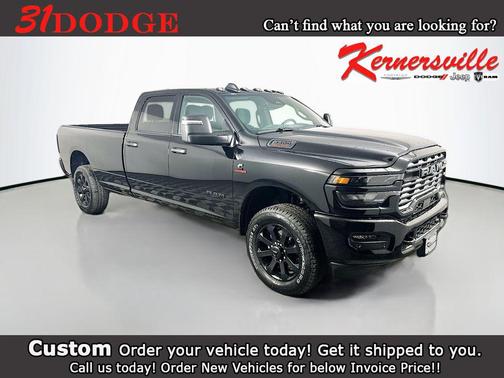 Diamond Black Crystal Pearlcoat 2026 RAM 3500 Big Horn Crew Cab 4x4 8' Box