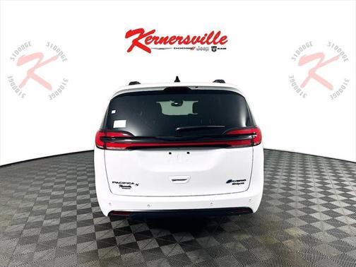 2025 Chrysler Pacifica Hybrid Premium S Appearance Pkg