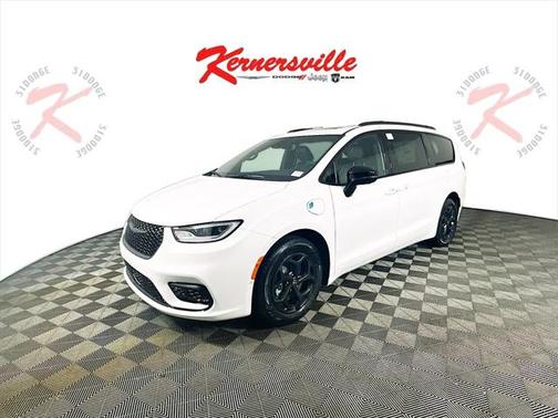 2025 Chrysler Pacifica Hybrid Premium S Appearance Pkg