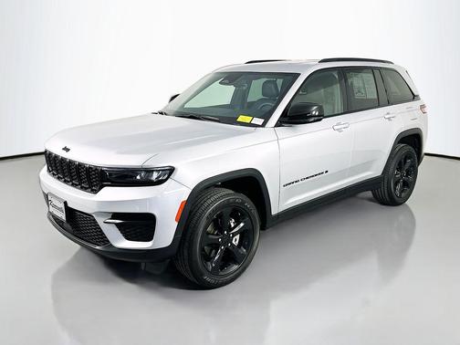 Silver Zynith 2025 Jeep Grand Cherokee Altitude