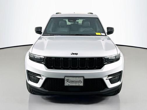 Silver Zynith 2025 Jeep Grand Cherokee Altitude