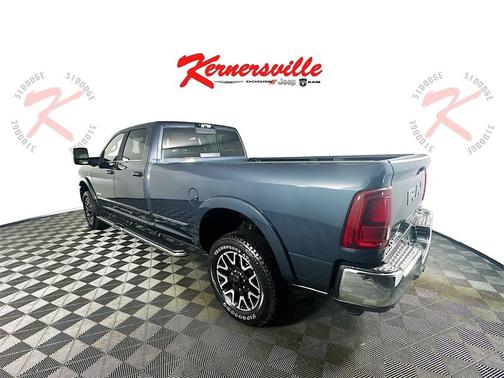 2025 RAM 3500 Limited Crew Cab 4x4 8' Box