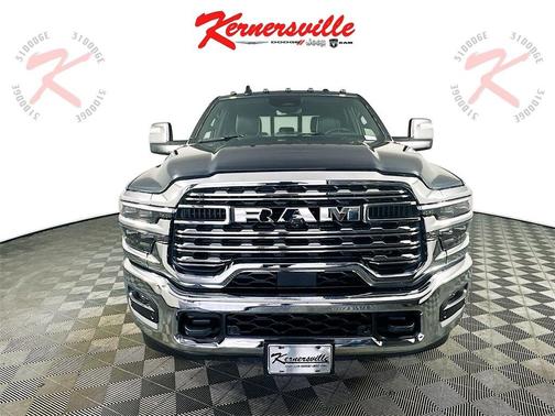 2025 RAM 3500 Limited Crew Cab 4x4 8' Box