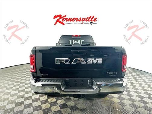 2025 RAM 2500 Tradesman Crew Cab 4x4 8' Box
