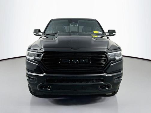 Diamond Black Crystal Pearlcoat 2021 RAM 1500 Limited