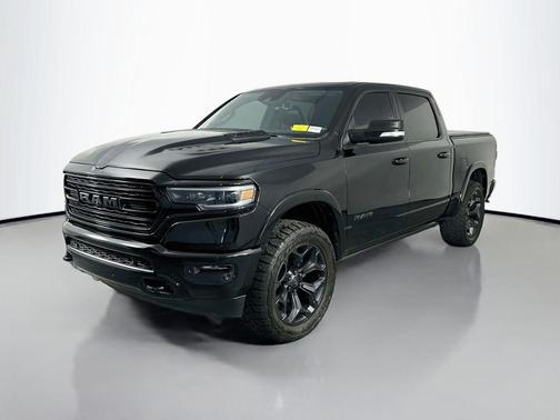 Diamond Black Crystal Pearlcoat 2021 RAM 1500 Limited