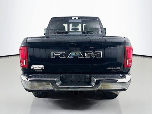 Diamond Black Crystal Pearlcoat 2026 RAM 2500 Longhorn