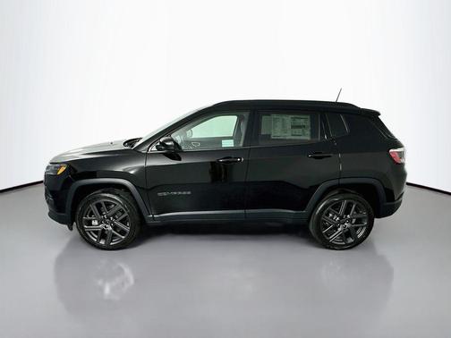 Diamond Black Crystal Pearlcoat 2026 Jeep Compass Limited