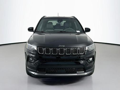 Diamond Black Crystal Pearlcoat 2026 Jeep Compass Limited