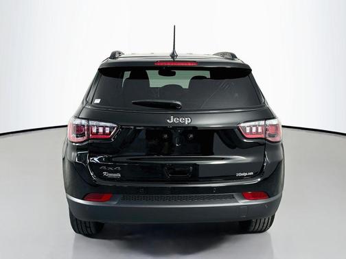Diamond Black Crystal Pearlcoat 2026 Jeep Compass Limited