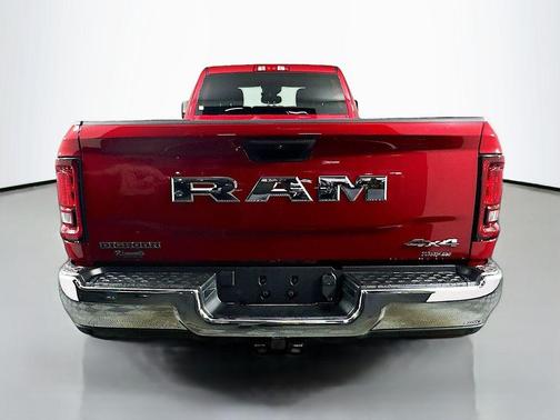 Molten Red Pearlcoat 2026 RAM 3500 Big Horn