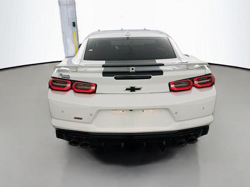 Summit White 2019 Chevrolet Camaro 2SS