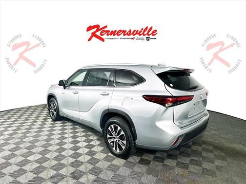 2021 Toyota Highlander Hybrid XLE