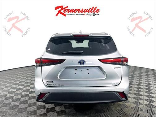 2021 Toyota Highlander Hybrid XLE