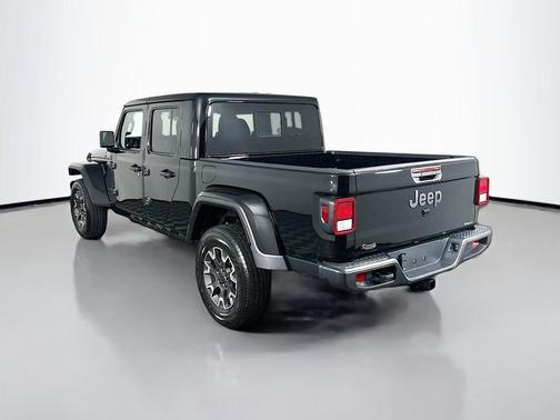 Black Clearcoat 2025 Jeep Gladiator Sport S