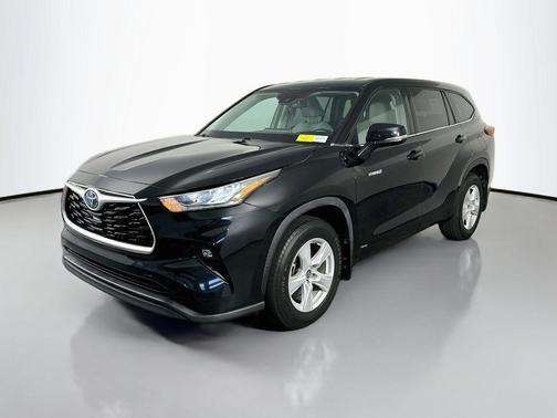 Midnight Black Metallic 2020 Toyota Highlander Hybrid LE